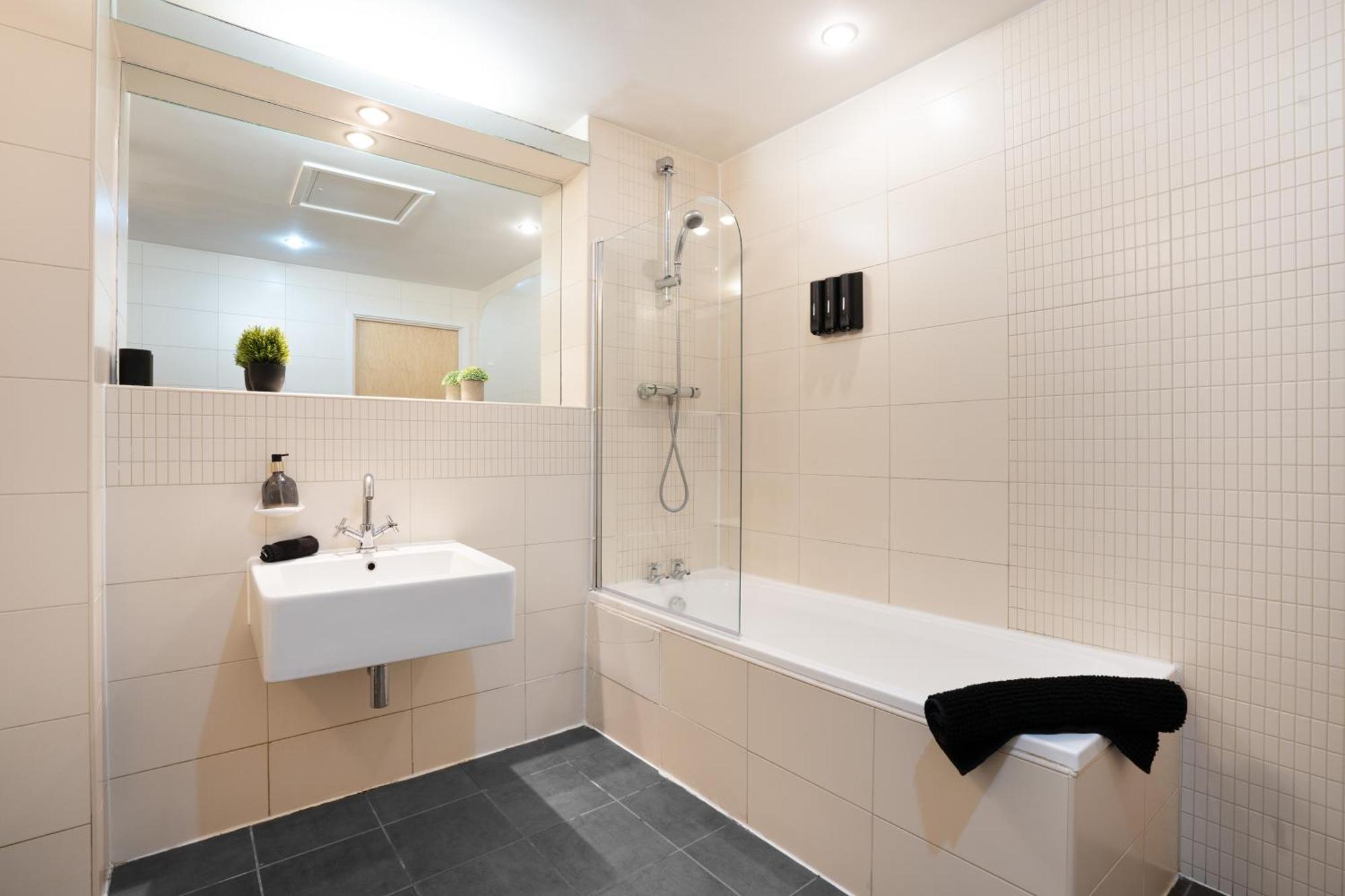 Home Away From Home - Contractors & Leisure Sheffield Extérieur photo
